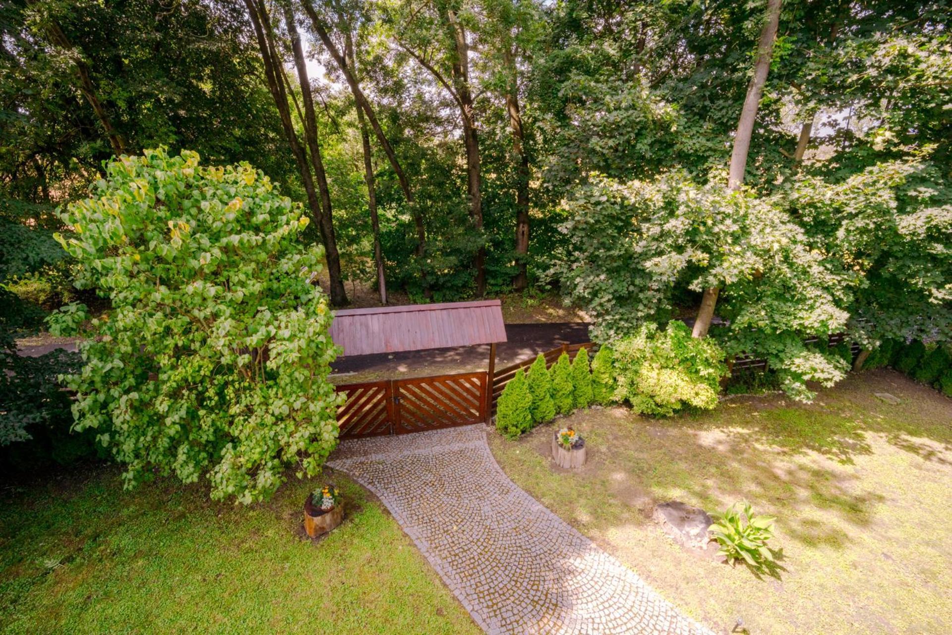 Villa Klimatyczna Z Bali Na Roztoczu *