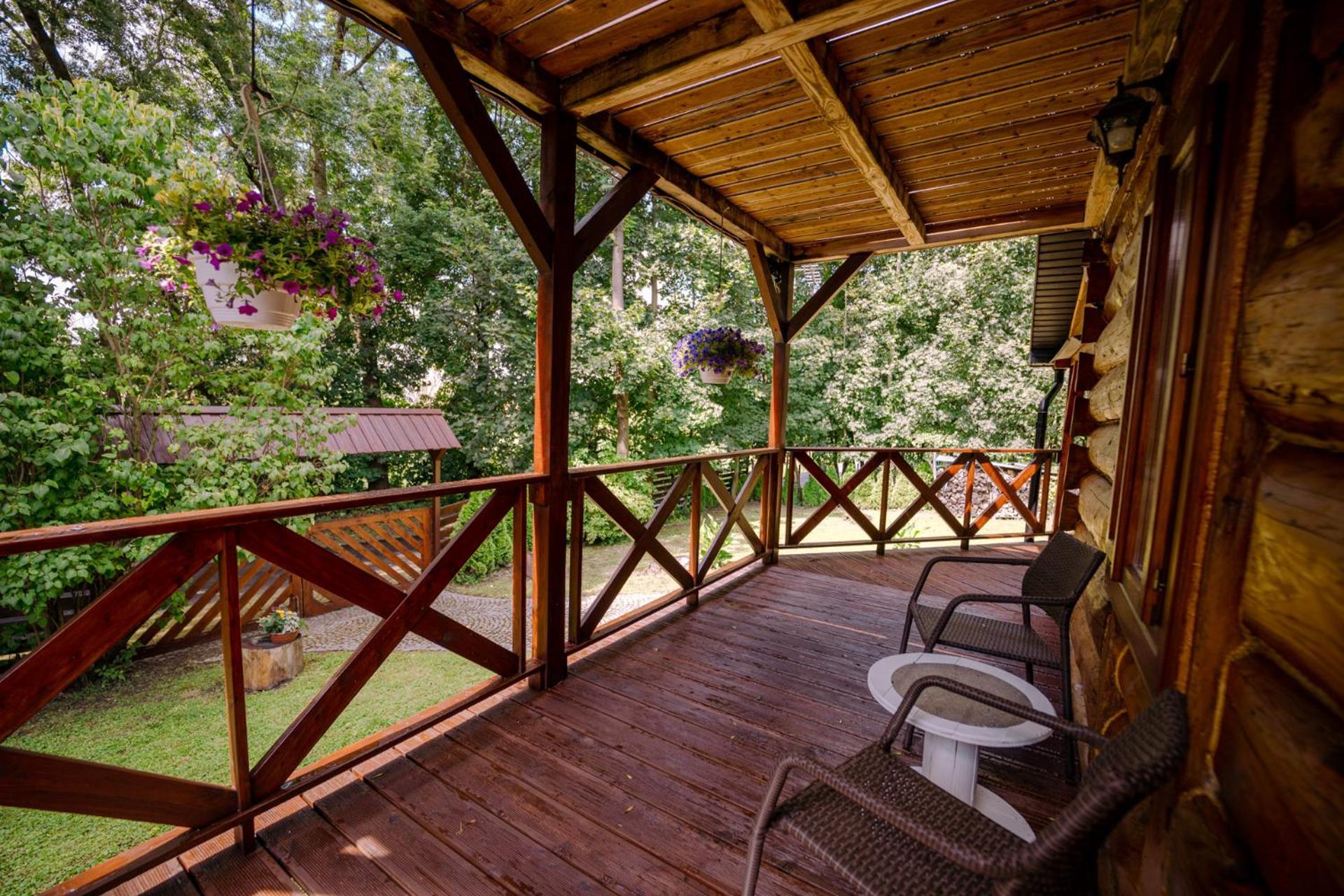 Klimatyczna Z Bali Na Roztoczu * Sulow (Lublin)